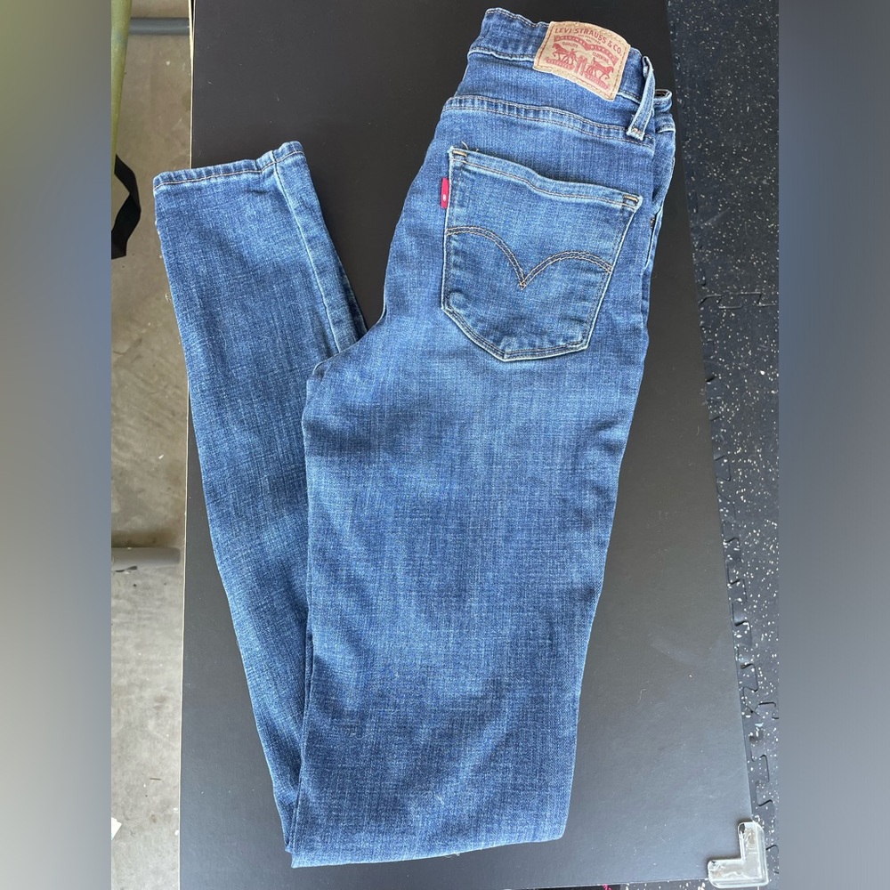 Levi Jeans-721 High Rise size 27
